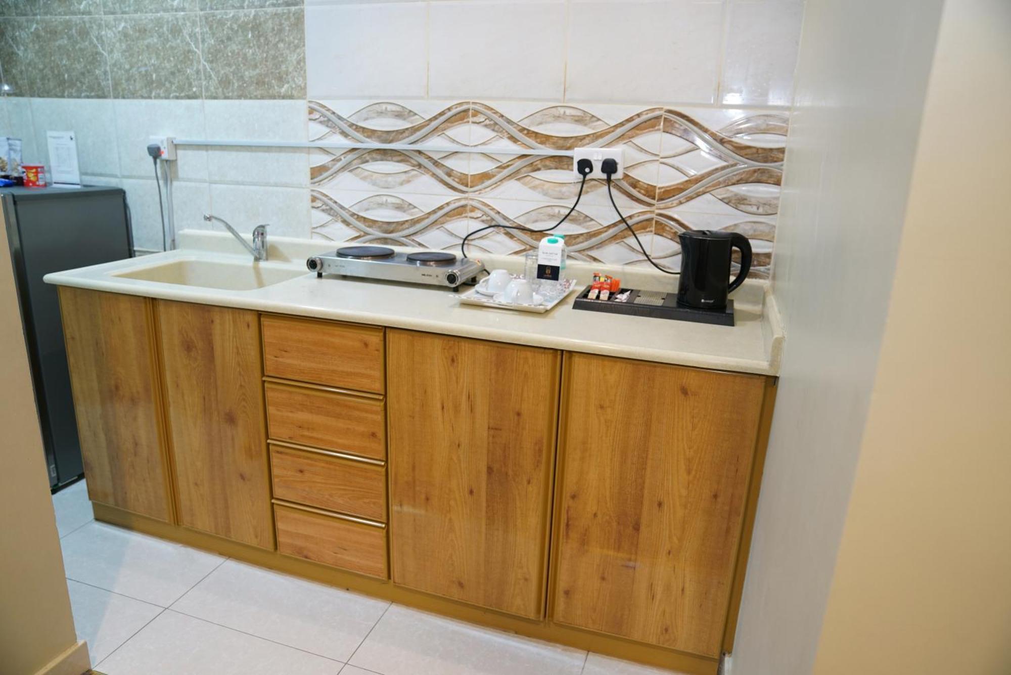 La Rive Hotels & Suites Dammam Room photo